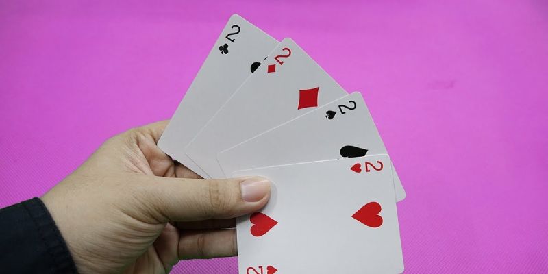 Cách dụ heo đỏ để chặt trong bài tiến lên: Mẹo và chiến lược 2 Vai trò của heo đỏ trong trò chơi bài tiến lên