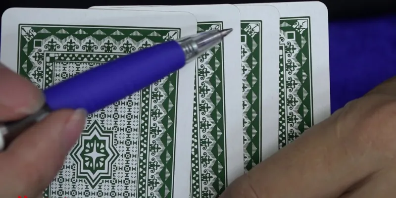 Cách nhận biết lá bài từ mặt sau - Mẹo hay ít người biết đến 2 Cách nhận biết lá bài từ mặt sau với các mẹo hay từ cao thủ